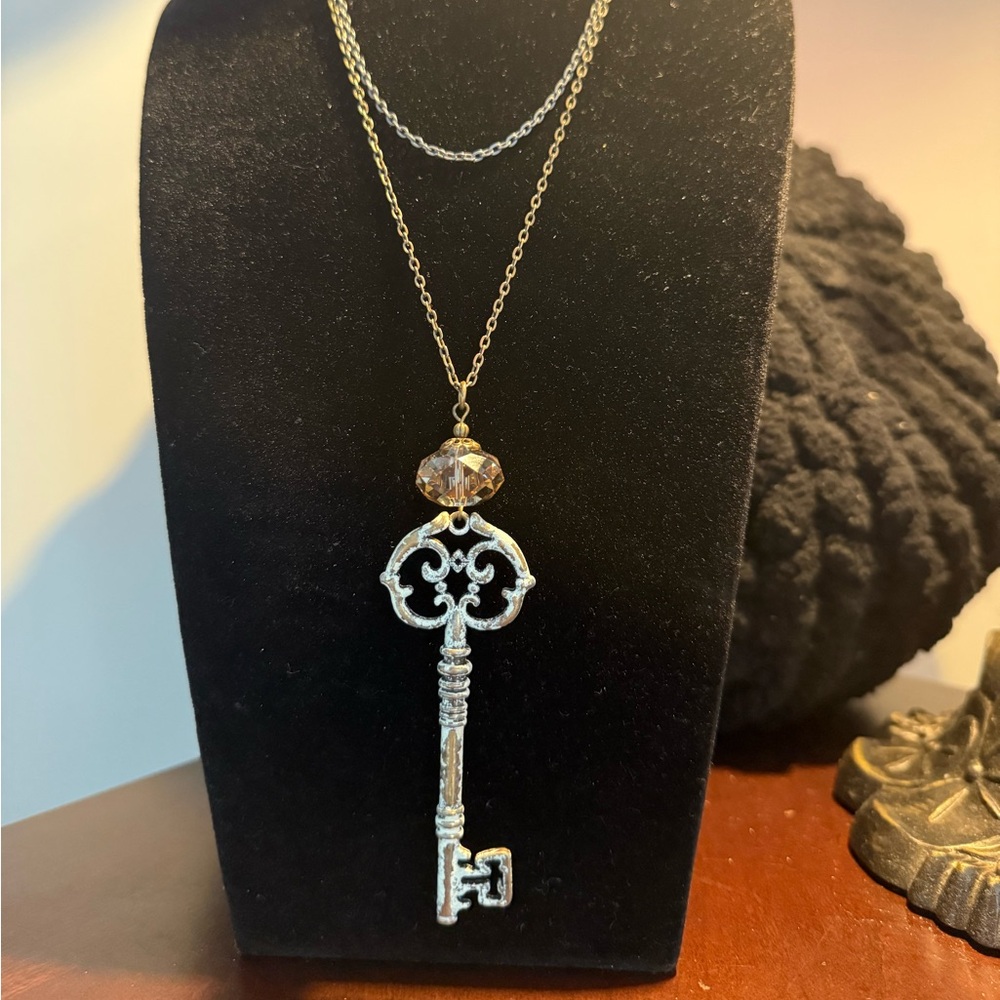 Elegant Key Pendant Necklace